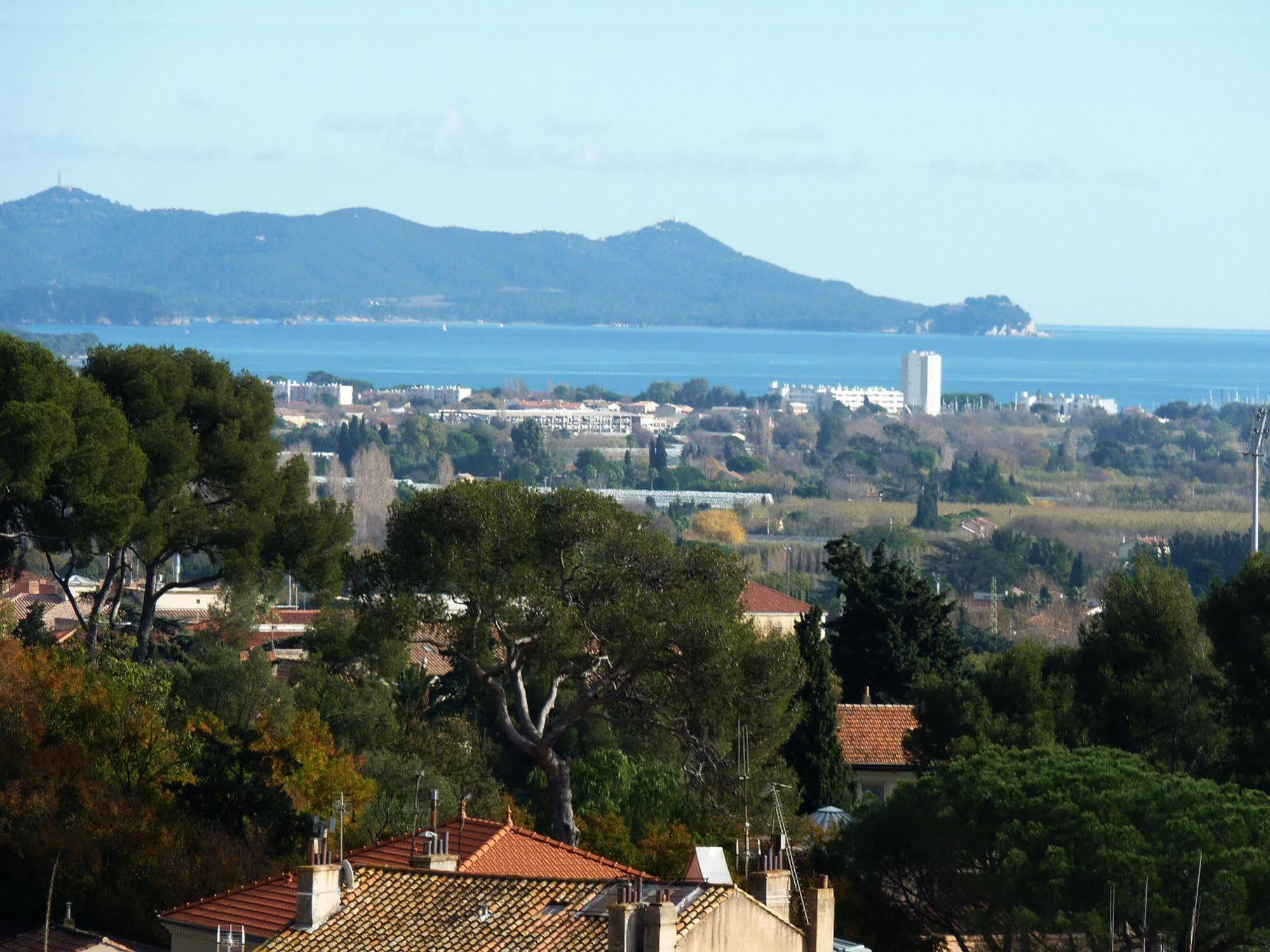 Hotel Du Soleil Hyères Esterno foto